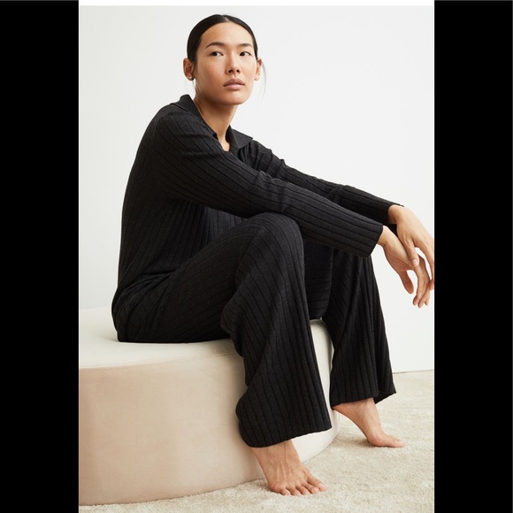 H&M Pants - H&M Brand Size Small rib knit pants Grey nwt